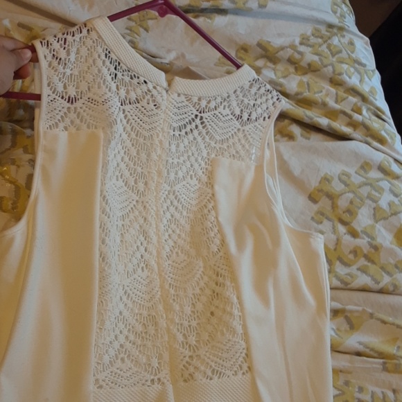 Too big on me - Picture 3 of 4